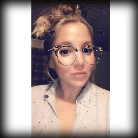 Meet your Posher, Micheleigh - Picture 1 of 1